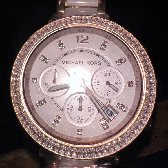 Micheal Kors Watch - Picture 6 of 7